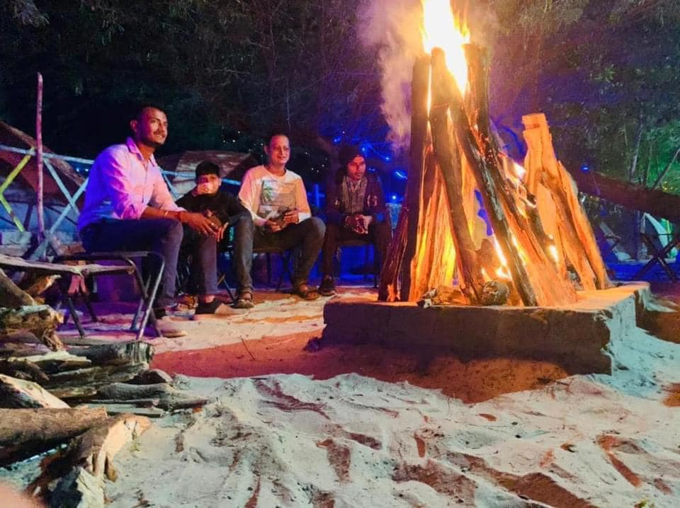 camp-fire-in-mousuni-island-jhinuk-camp